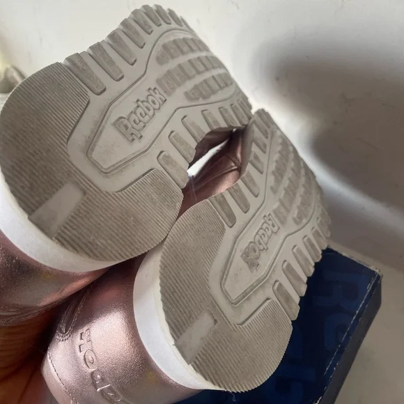 Reebok Classic Harman CL Run Rose Gold Metallic Sneakers Ortholite Comfort 10 - Picture 5 of 6